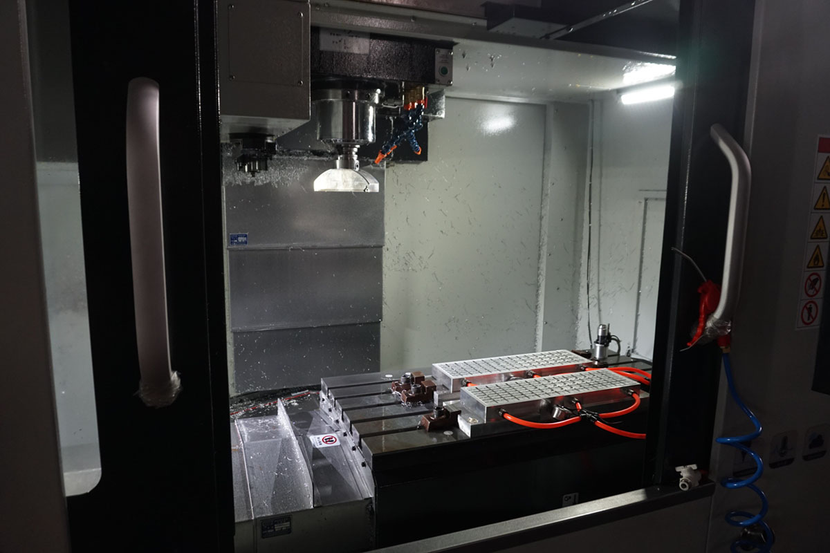 Three-axis-Machining-Center